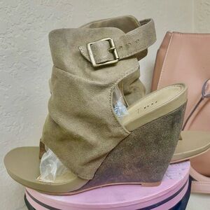 Baker by Ted Baker Taupe Wedge Sandals Sz 7.5